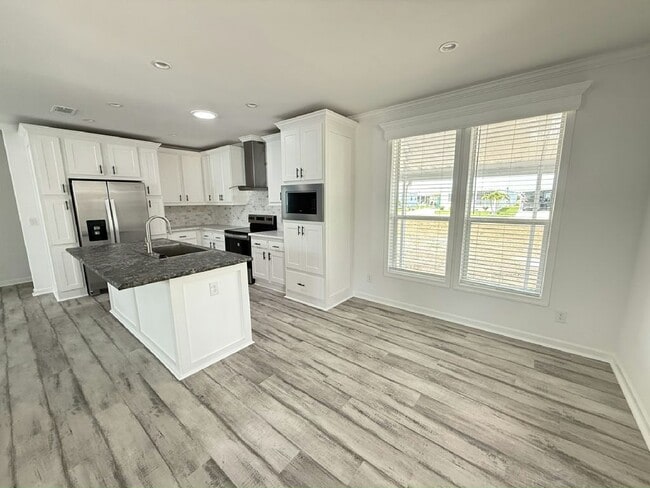 Building Photo - 3528 Vine Trl