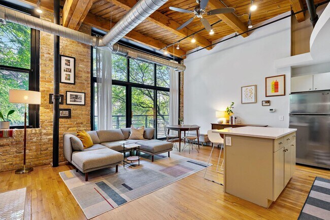 Foto del edificio - 2210 W Wabansia Ave