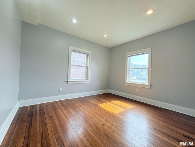 Foto del edificio - 421 13th St