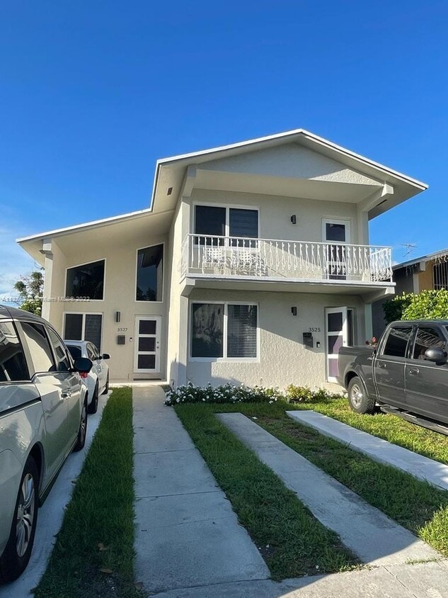 Photo - 3525-3527 SW 25th Ter (Miami, FL)
