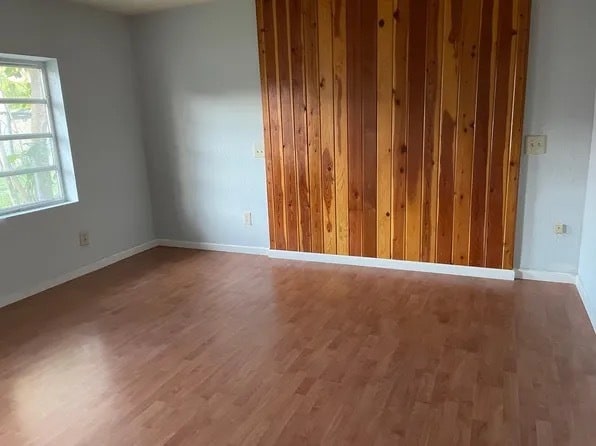 Photo - 18841 Belmont Dr House