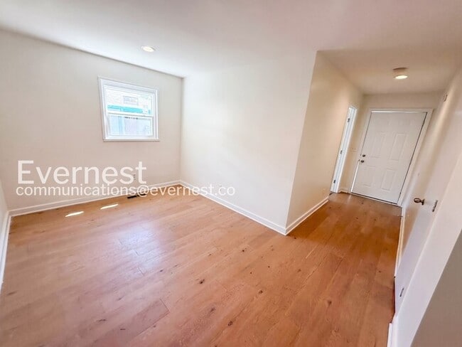 Building Photo - 4729 Avenue N