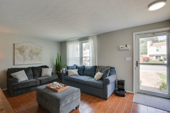 Foto del edificio - 4635 Glanmire Dr
