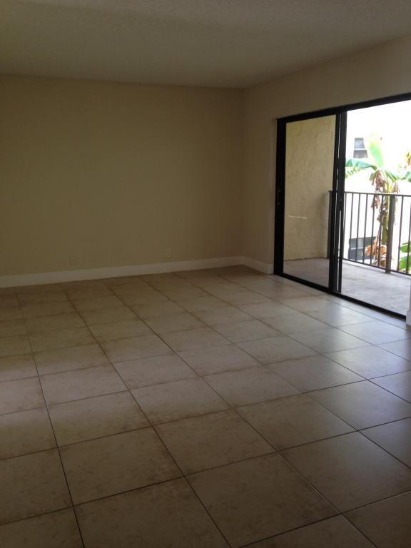 Foto del edificio - 1447 Lake Crystal Dr