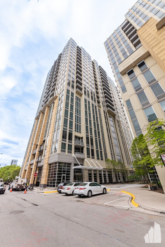 700 N Larrabee St Unit 1902, Chicago, IL 60654 Condo for Rent in