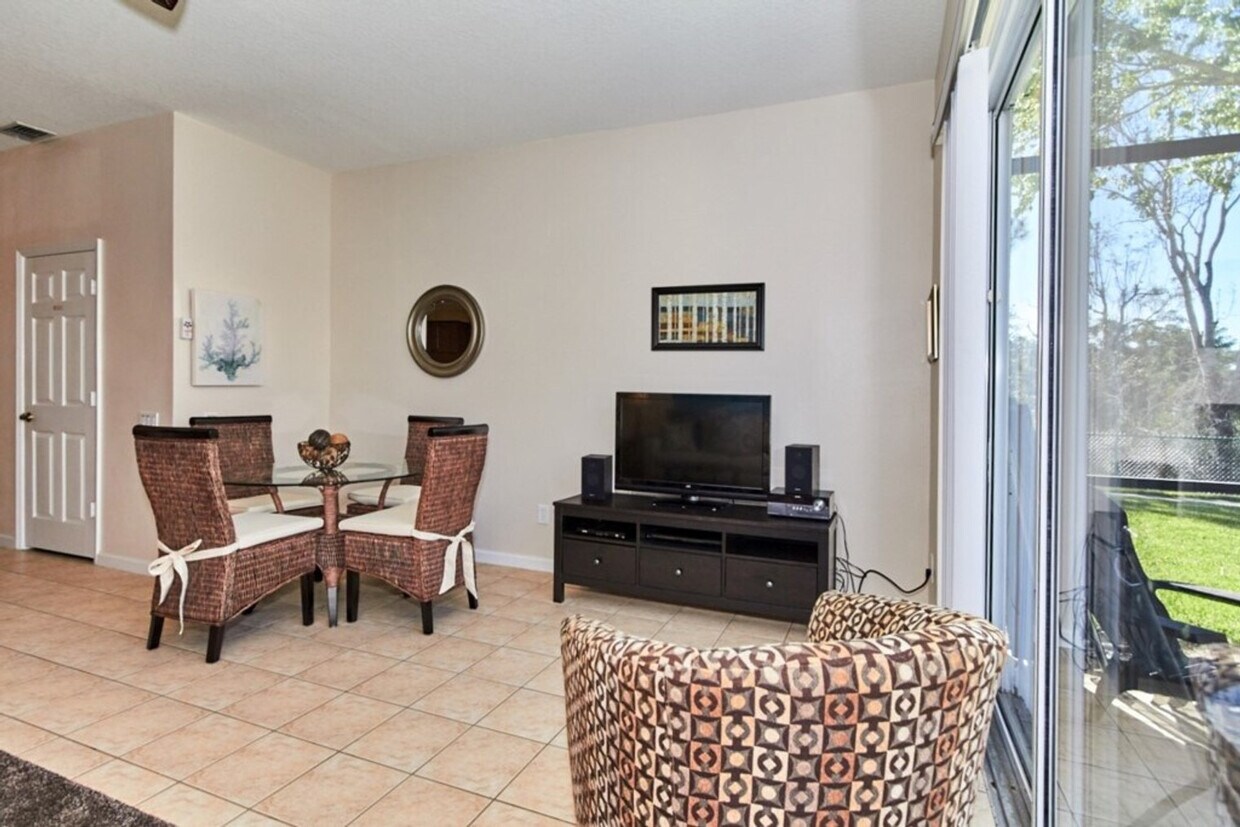 Foto principal - 2330 Silver Palm Dr