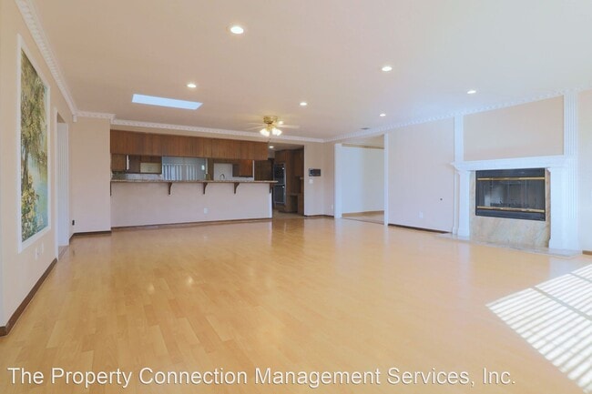 Building Photo - 4 br, 3.5 bath House - 18480 Tarpon Lane
