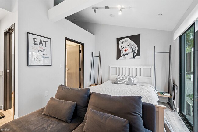 Foto del edificio - Studio, 1 bath Condo - 483 Washington Boul...