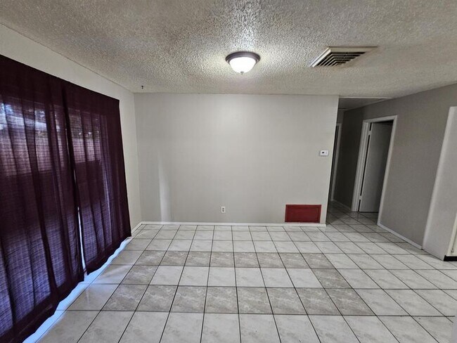Building Photo - 3275 Dryer Ave