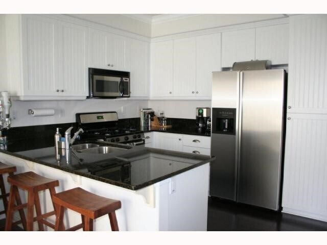 Foto del edificio - 855 Harbor Cliff Way