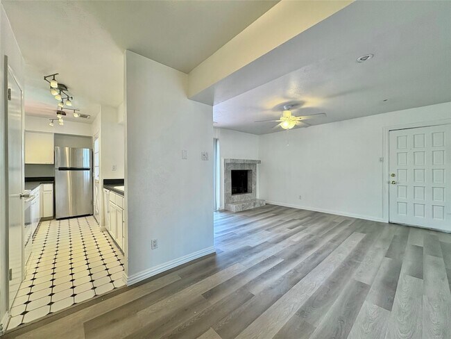Foto del edificio - 4347 Dickason Ave