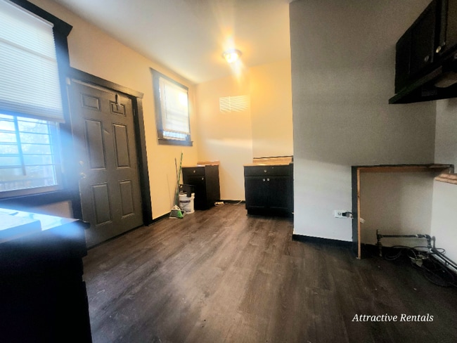 Building Photo - 6648 S Bishop St