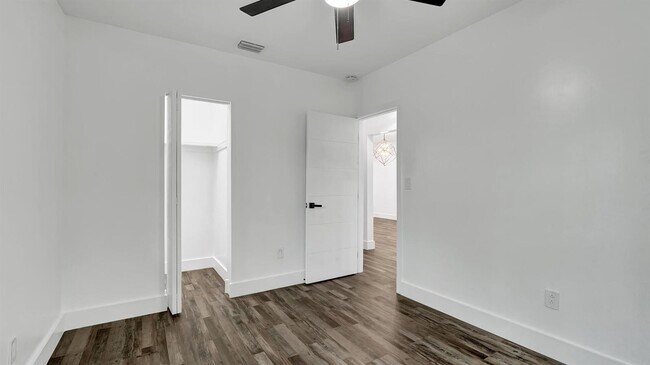 Foto del edificio - 11 NW 117th St