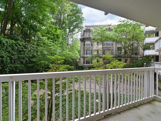 Foto del edificio - 1525 Beacon St