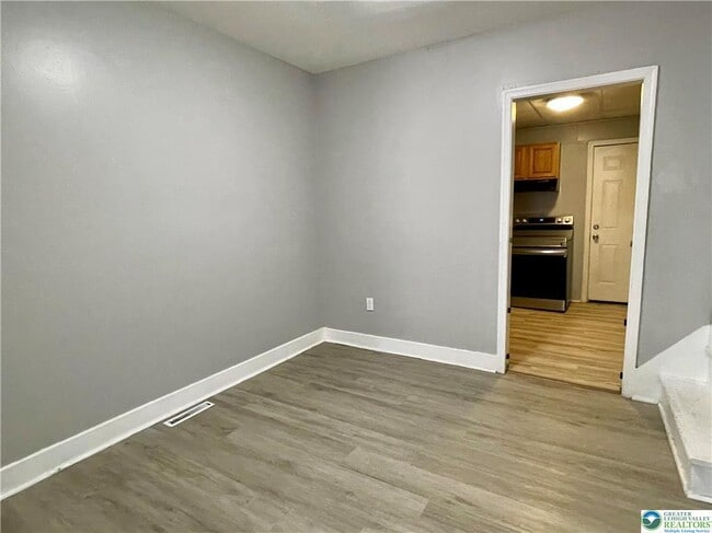 Foto del edificio - 745 E 6th St
