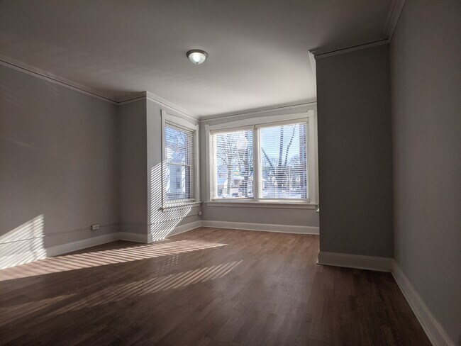 Foto del edificio - 3700 W Wrightwood Ave