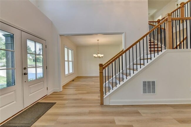 Building Photo - 9135 Fox Trail Ln
