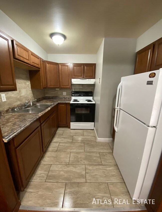 Foto del edificio - 835 E San Miguel St