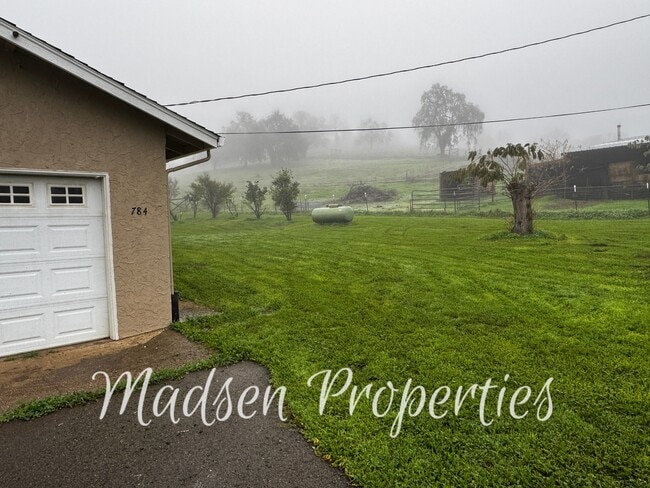 Building Photo - 784 Flag Creek Rd