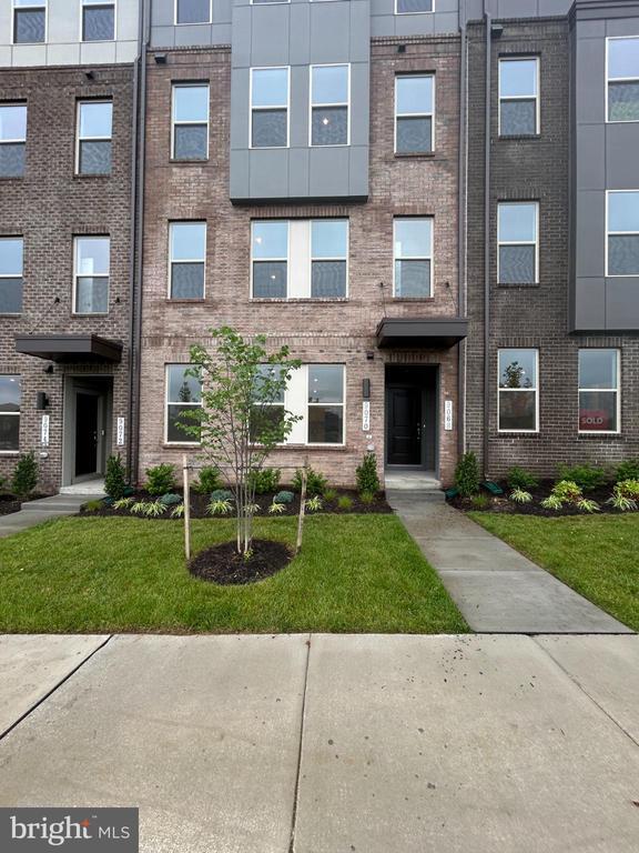 Building Photo - 9070 Katherine Johnson Ave