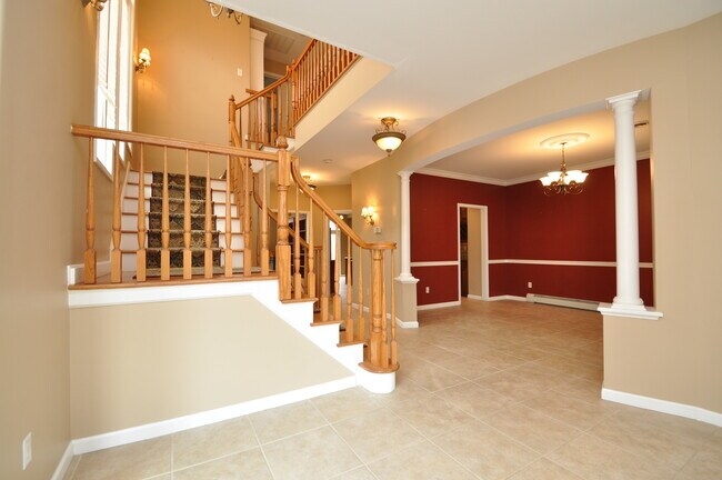 Building Photo - 152 Brownstone Ct