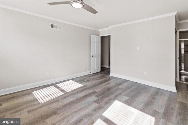 Building Photo - 206 Parkview Way