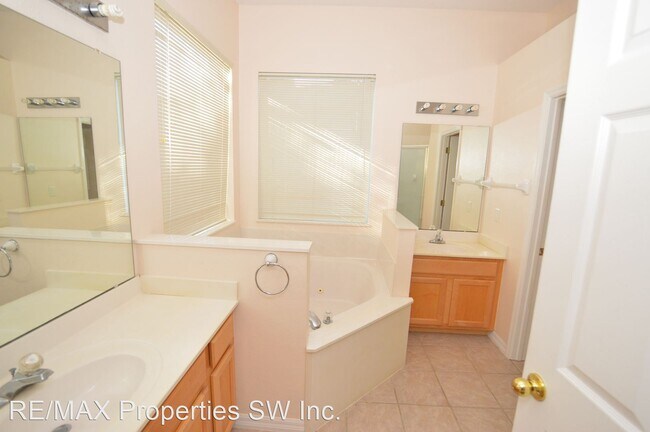 Building Photo - 3 br, 2 bath House - 2061 Applegate Drive