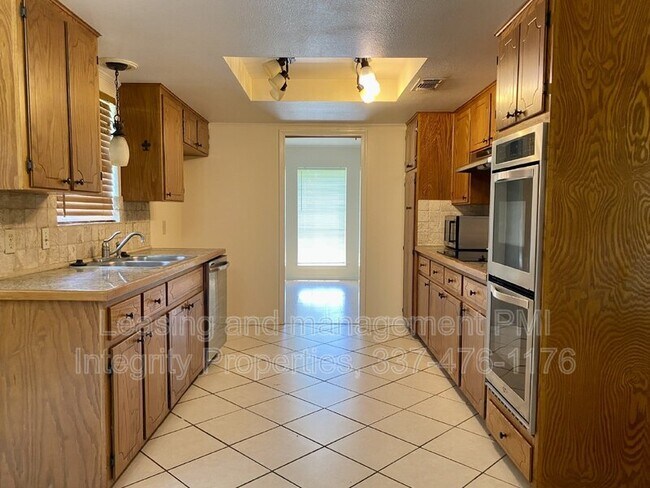 Foto del edificio - 5714 Ardmore Dr