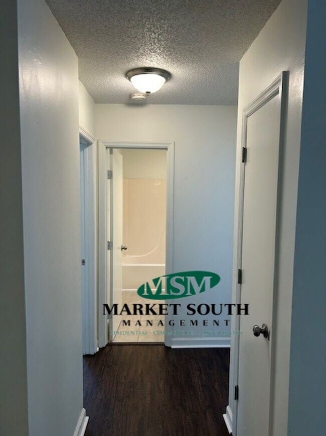 Foto del edificio - BRANDLEWOOD CUL-DE-SAC OFF GARRARD