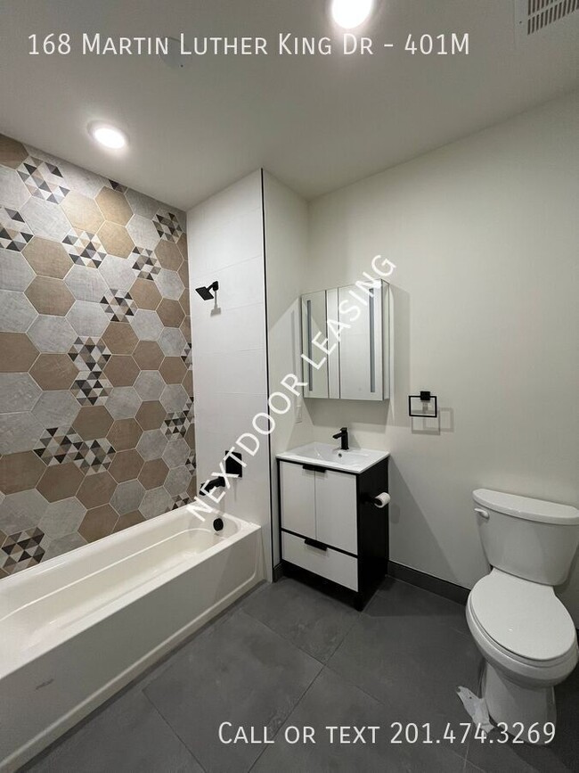 Foto del edificio - 168 M.L.K. Drive