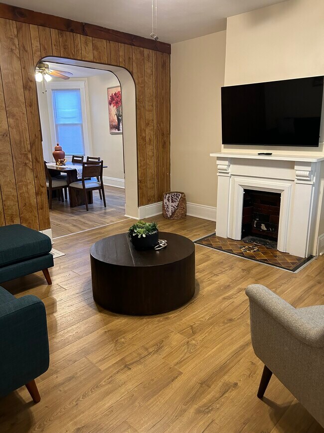 Foto del edificio - 3322 Daisy Ave