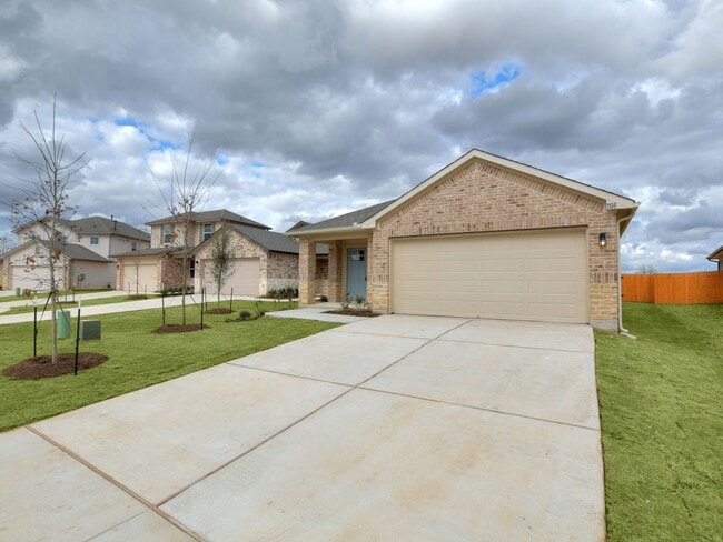 Foto del edificio - 3 BR/2 BA in BASTROP - 1489 SF in Pecan Park - Close to TESLA!