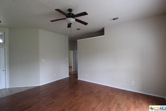 Foto del edificio - 2305 Woodlands Dr