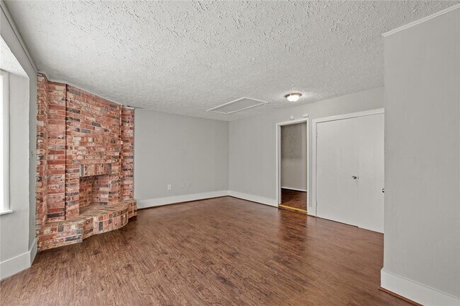 Building Photo - 5411 Lorraine Dr