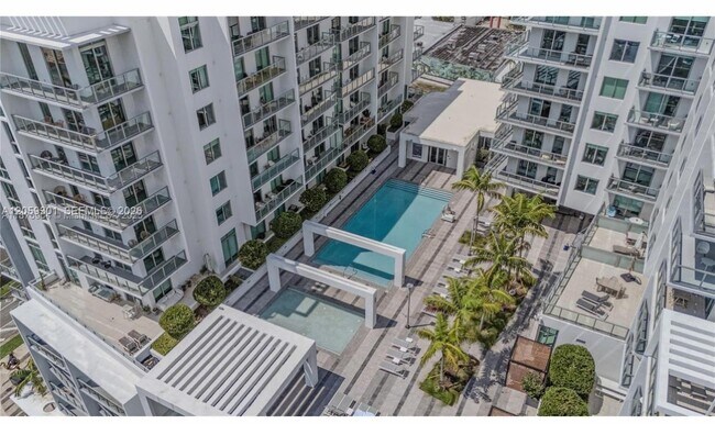 Foto del edificio - 3900 Biscayne Blvd