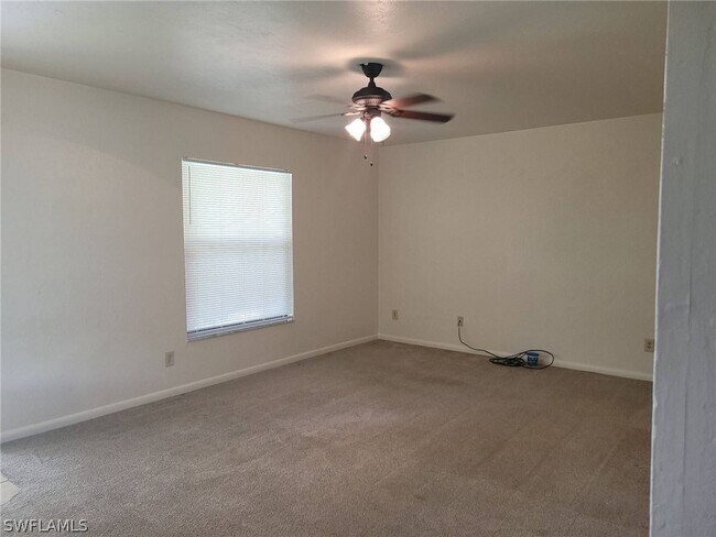 Foto del edificio - 626 SE 13th Ct