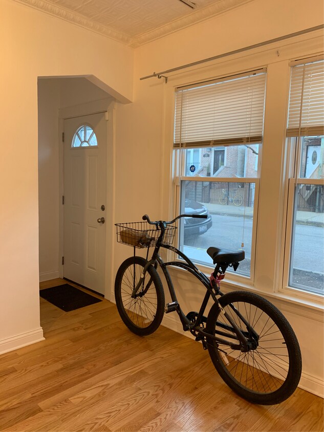 Foto principal - 1725 S Desplaines St