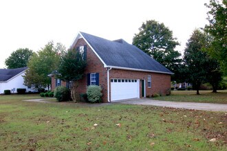 Building Photo - 2123 Moonlite Ct