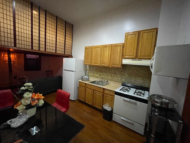 Foto del edificio - 27 Rockaway Ave
