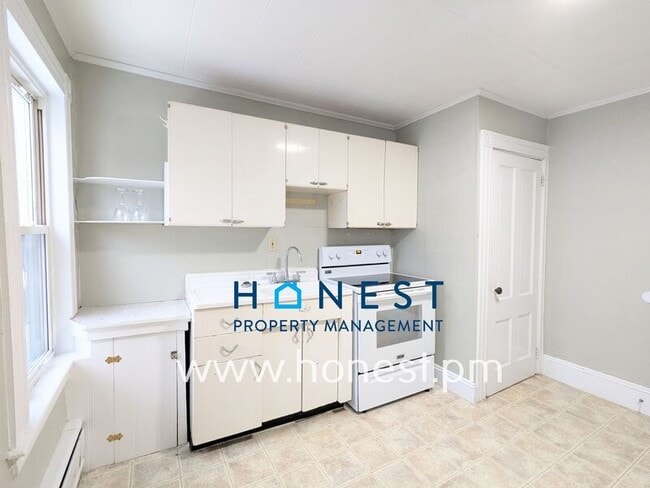 Building Photo - 34 Gage St