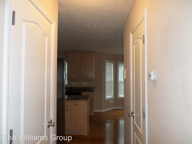 Building Photo - 3 br, 2.5 bath House - 4054 Beaubien Drive