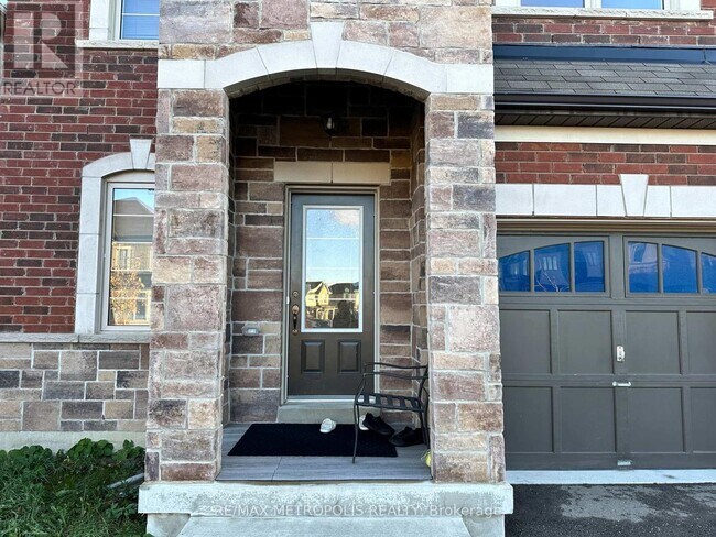 Building Photo - 45 Kavanagh Ave