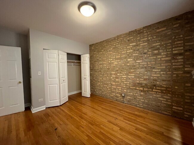 Building Photo - 4938 N Winthrop Ave