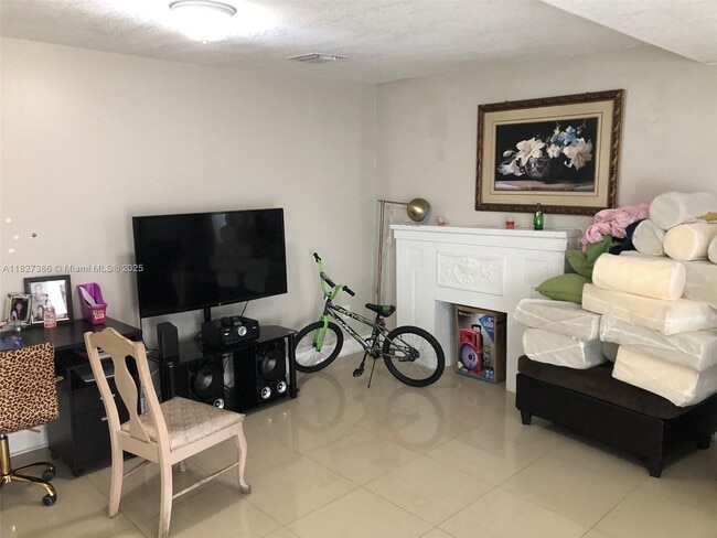 Foto del edificio - 2232 SW 11th St