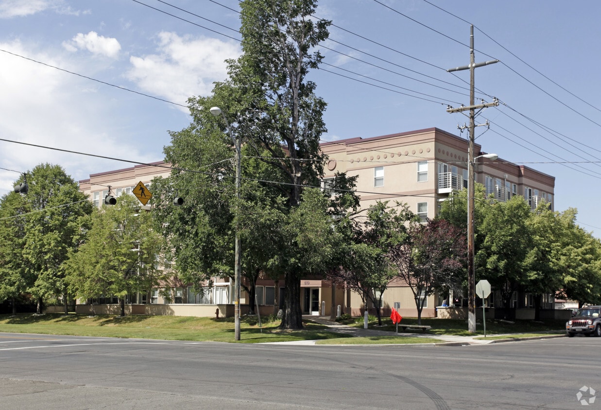 Primary Photo - Riverside Apartments