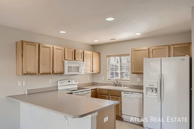 Foto del edificio - 4526 Crow Creek Dr