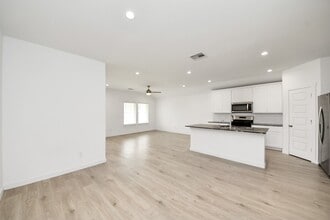 Building Photo - 1618 Westway Dr