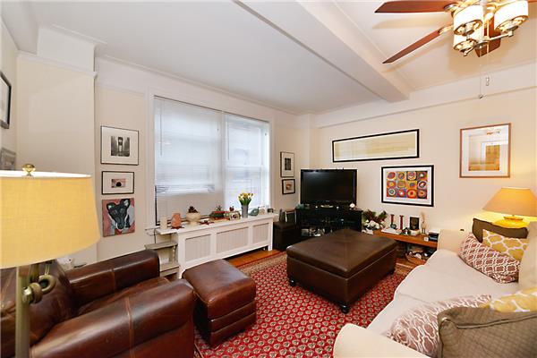 Foto del edificio - 697 W West End Ave