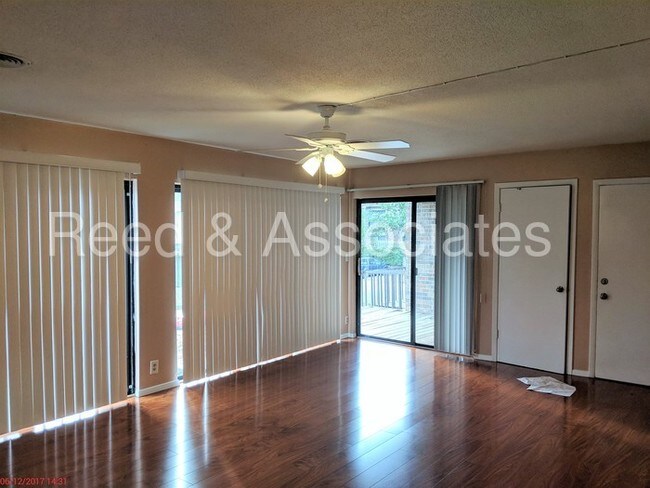 Foto del edificio - 6617 Poplar Ave