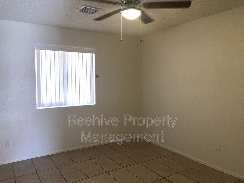 Building Photo - 1638 E Monroe St